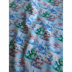 Le Tissu Coton Petit Dragon Coloré est un choix parfait pour vos créations de vêtements et accessoires.